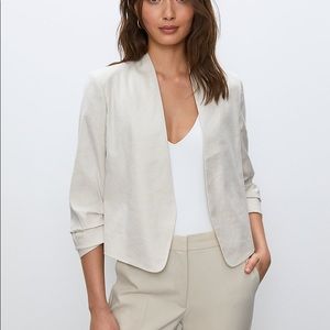 Babaton aritzia power short linen blazer pushed up 3/4  sleeve linen blend